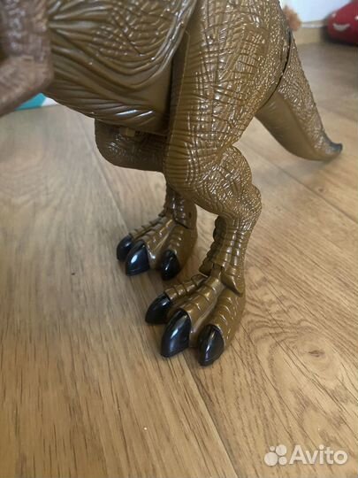 Динозавр со звуком и движением