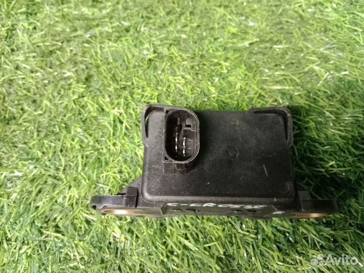 Датчик ускорения на Mitsubishi Outlander XL