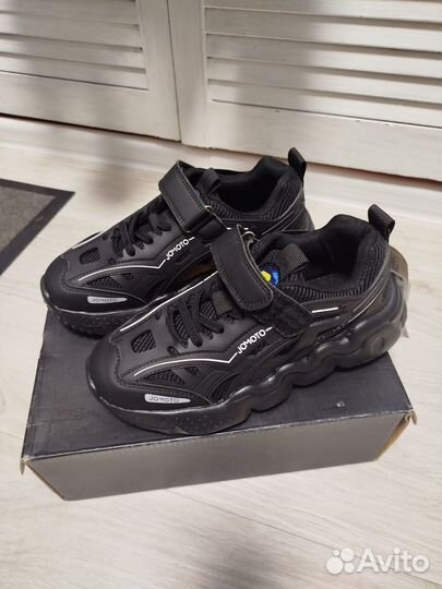 Новые кроссовки jomoto