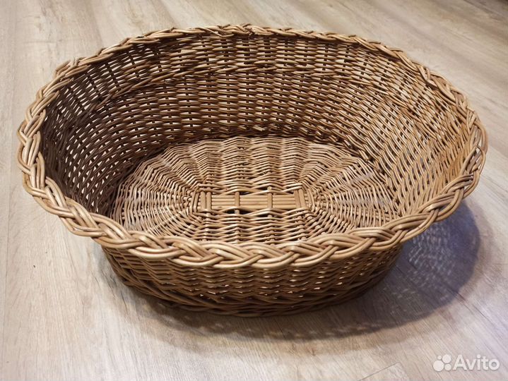 Корзинка для питомца из лозы