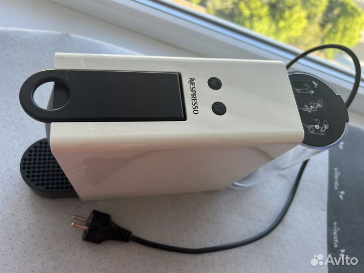 Капсульная кофемашина nespresso essenza mini