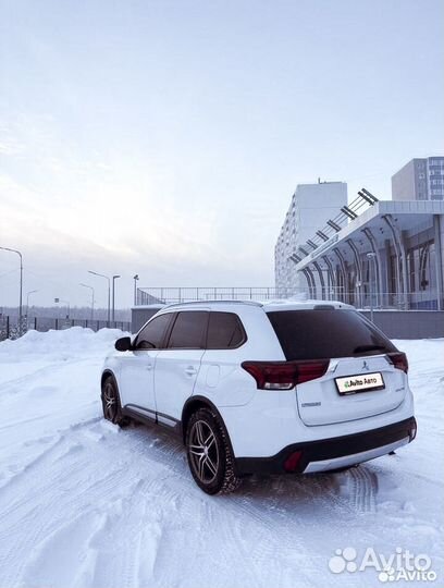 Mitsubishi Outlander 2.4 CVT, 2018, 170 000 км