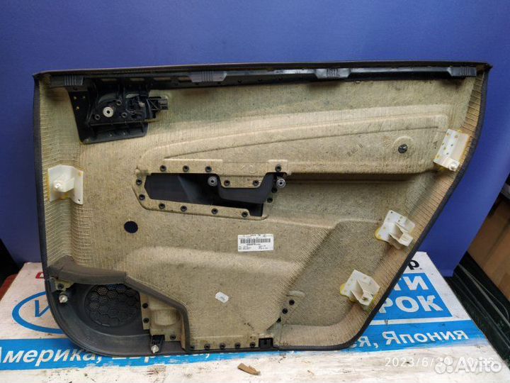 Обшивка двери задняя левая Opel Zafira 05-15