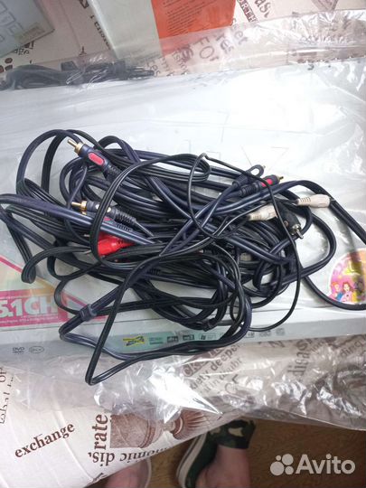 DVD плеер, два новых микрофона, dvd диски 50шт