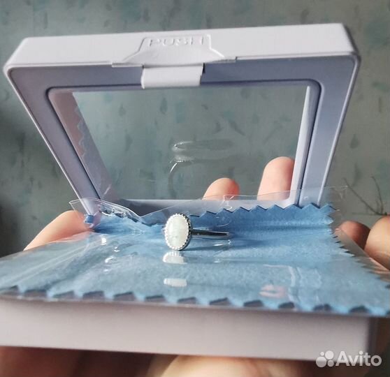 Серебряное кольцо с настоящим лунным камнем