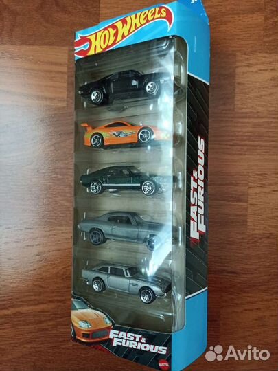 Hot wheels машинки