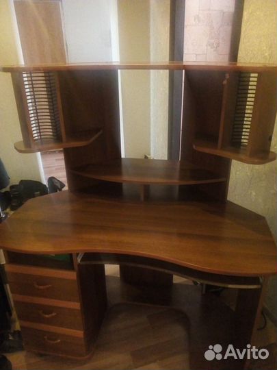 Стол компьютерный угловой