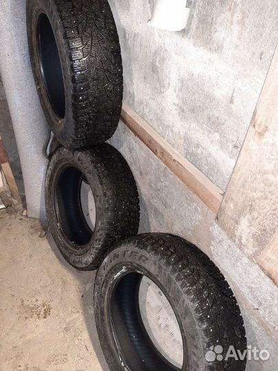 Pirelli Carrier Winter 225/65 R17