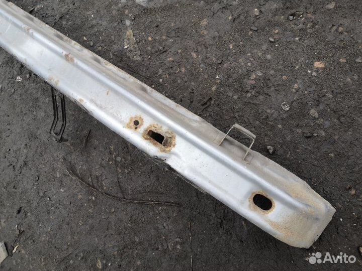 Усилитель бампера передний Suzuki Vitara TD52V