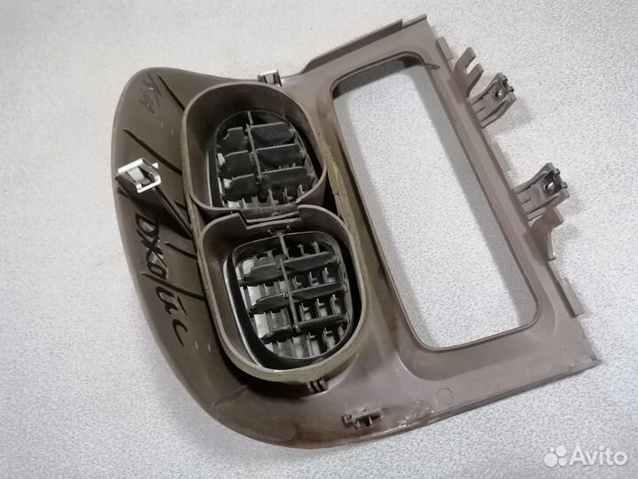 Консоль под магнитолу с дефлектором Kia Joice 1999