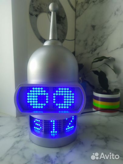 Интернет радио в виде головы Бендера