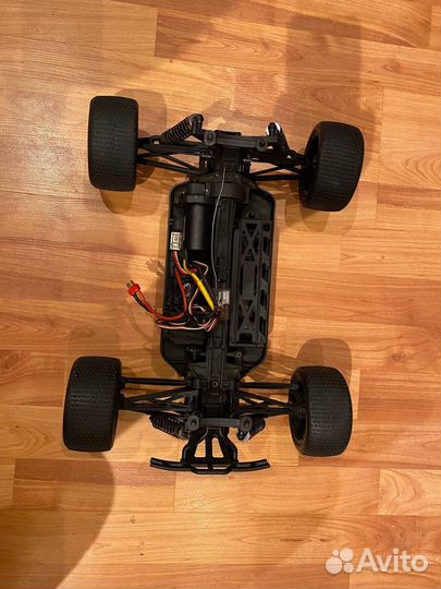 Радиоуправляемая машина himoto katana