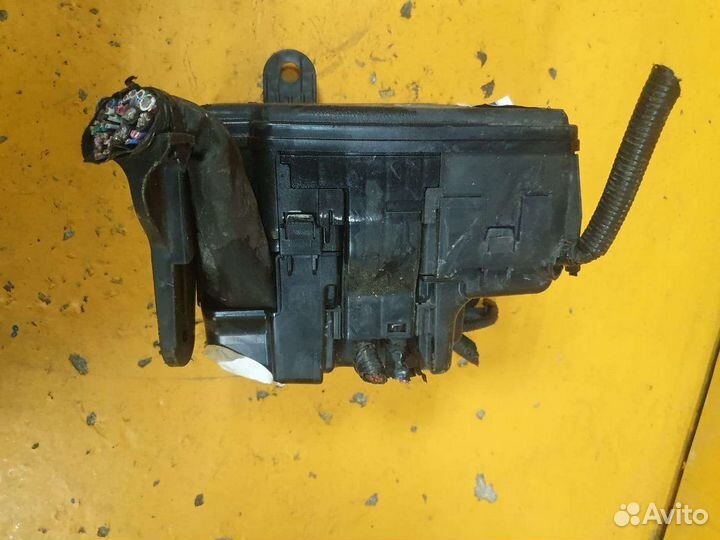 Блок предохранителей 2.0 3ZR-FAE 3zrfae toyota