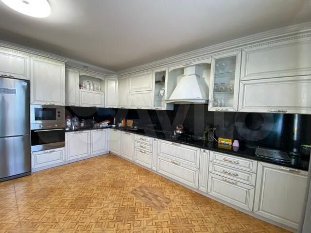 Дом 300 м² на участке 10 сот.