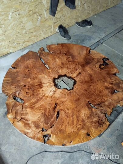 Дорогой стол красивый кап