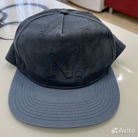 Бейсболка с прямым козырьком