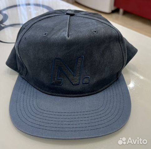 Бейсболка с прямым козырьком