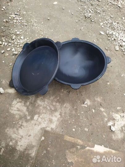 Казан чугунный с чугунной крышкой-сковородкой