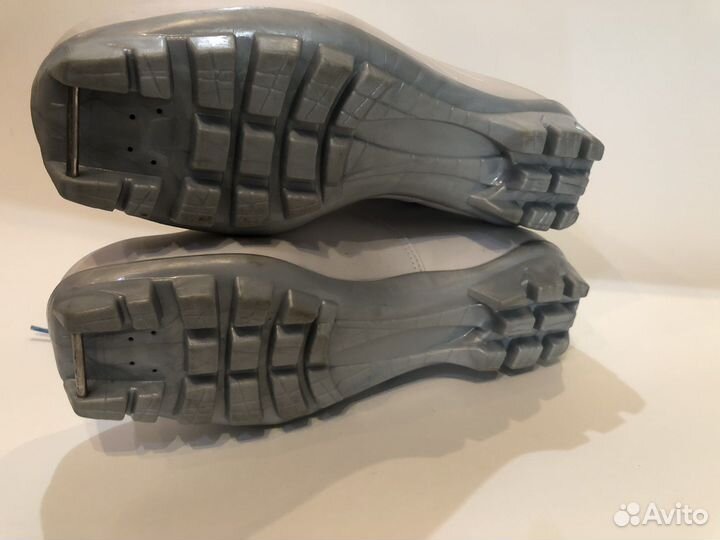 Лыжные ботинки с сумкой