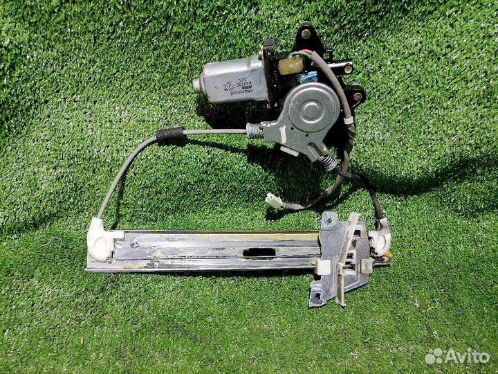 Стеклоподемник задний правый mazda Tribute EP3W