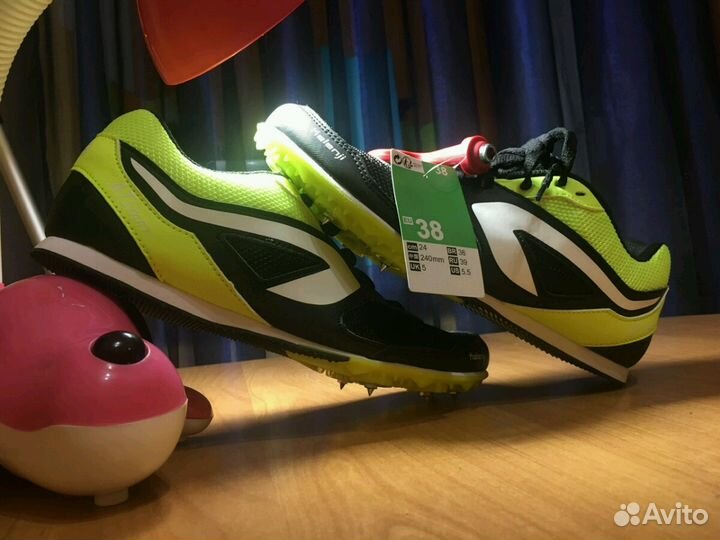 Беговые кроссовки с съёмными шипами