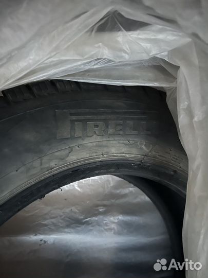 Pirelli Ice Zero 215/65 R17