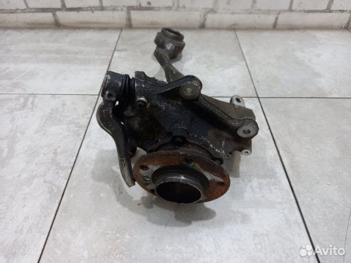 Кулак + рычаг передний правый Bmw 3 Е 90