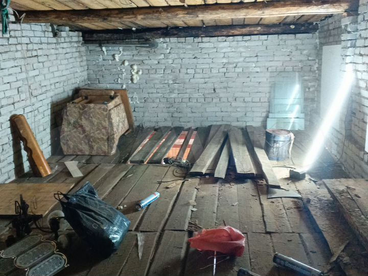 Гараж, > 30 м²