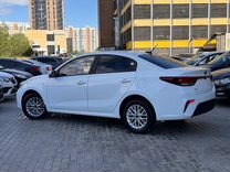 Kia Rio 1.6 AT, 2020, 63 000 км, с пробегом, цена 1 250 000 руб.