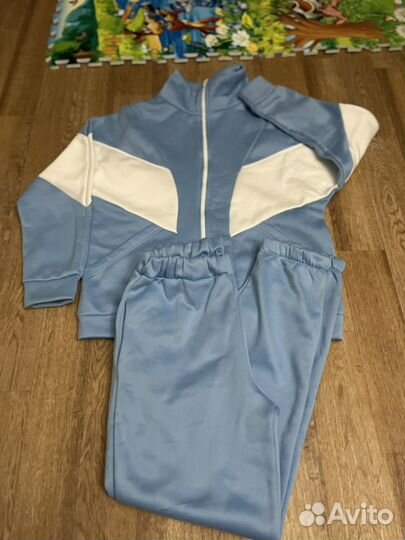 Спортивный костюм