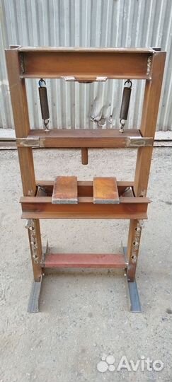 Пресс под гидравлический домкрат