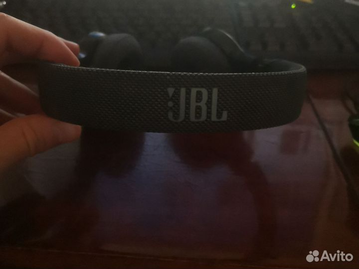 Беспроводные наушники jbl live400bt