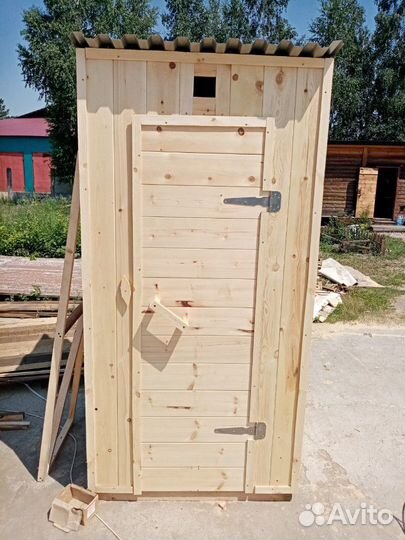 Туалет деревянный