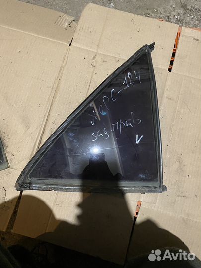 Форточка задняя правая Mercedes 124