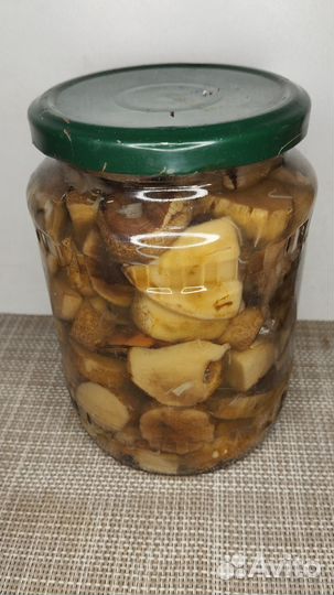 Грибы маринованные