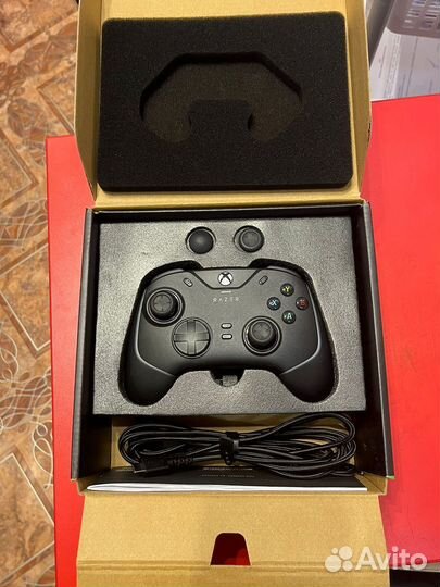 Геймпад проводной Razer Wolverine V2 Chroma черный