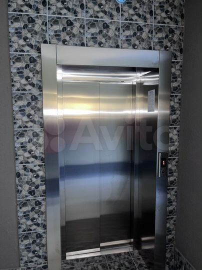 2-к. квартира, 64 м², 1/10 эт.