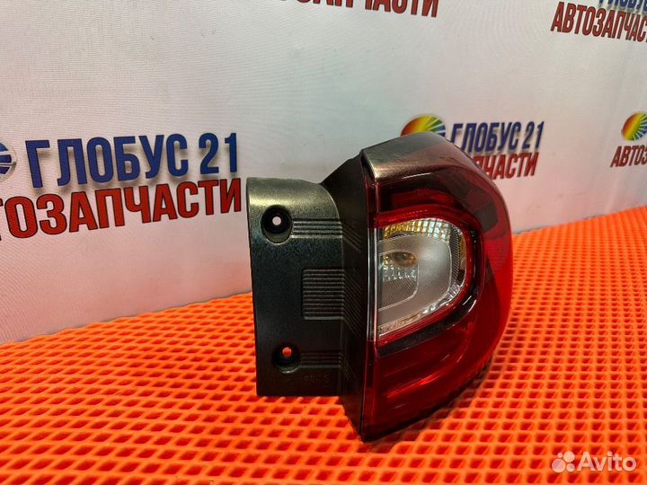 Фонарь правый наружный Рено Каптюр Kaptur