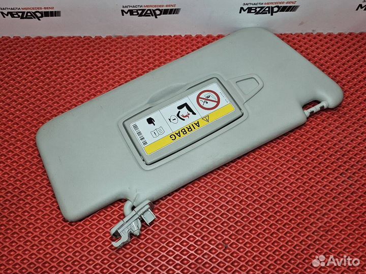 Козырек правый Mercedes W166