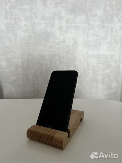 iPhone 8, 64 ГБ