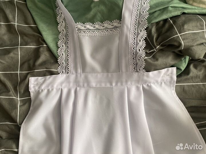 Белый школьный фартук