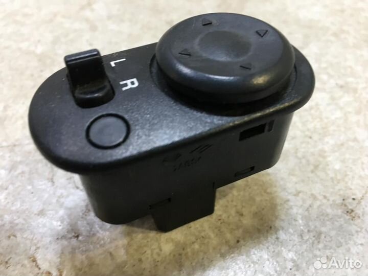 Блок управления зеркалами Chevrolet Lacetti J200