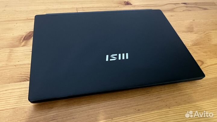 Ноутбук MSI Modern 14 C5M-010XRU почти новый 124ч