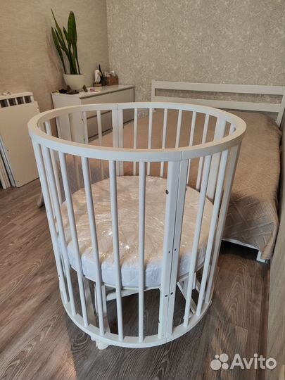 Кроватка детская 2в1 с маятником и матрасами
