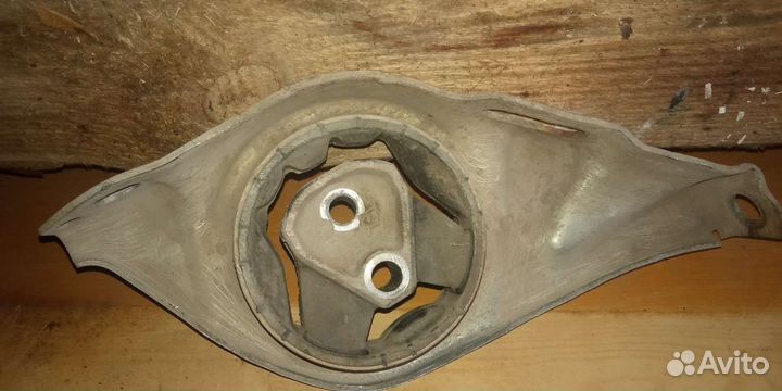 Опоры подвески двигателя левая и правая, Гранта