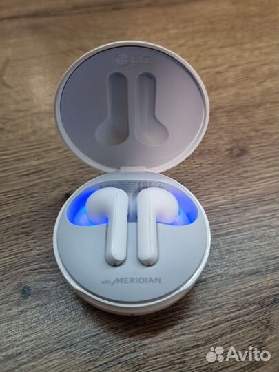 Беспроводные наушники LG tone Free