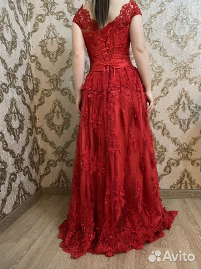 Вечернее платье