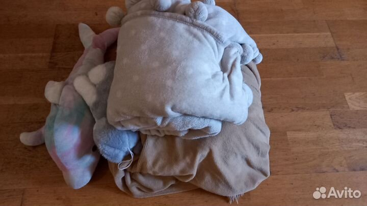 Плед, покрывало, игрушки