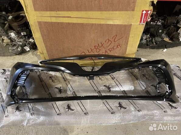 Toyota Camry V70 бампер передний оригинал