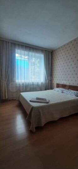 2-к. квартира, 75 м², 2/4 эт.